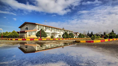 Anzali Tourist Hotel