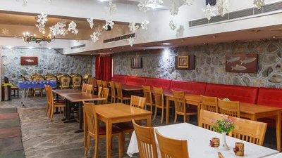 Parsian Tochal Hotel