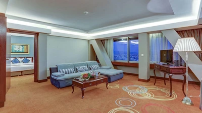 Shiraz Grand Hotel