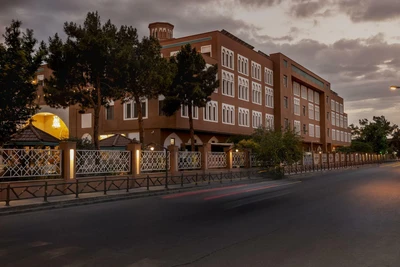 Parsian Safaiyeh Hotel