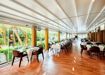 Parsian Kowsar Hotel
