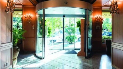 Raamtin Hotel