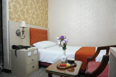 Avrin Hotel