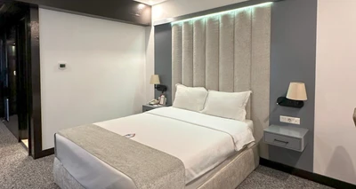 Chamran Grand Hotel