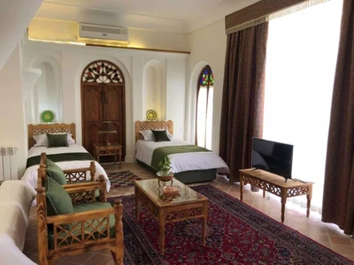 Arghavan Traditional  Hotel