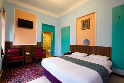 Hatef Traditional Guesthouse
