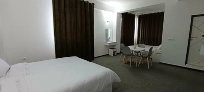 Rose Hotel