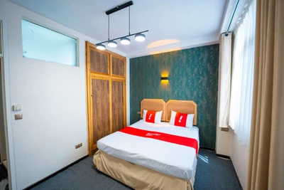 Persia Hotel 