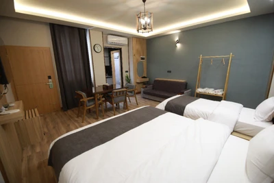 KhaneMadari Hotel