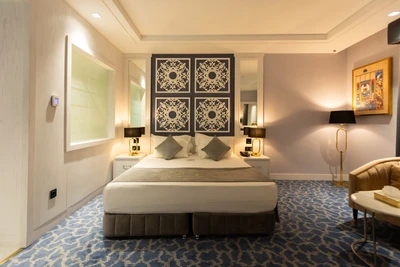 Chaharbagh Hotel