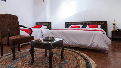 Royaye Ghadim Hotel