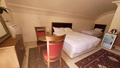 Mandegar House
