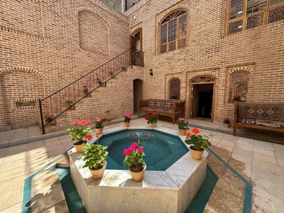 Khaneh Yar Traditional Hotel