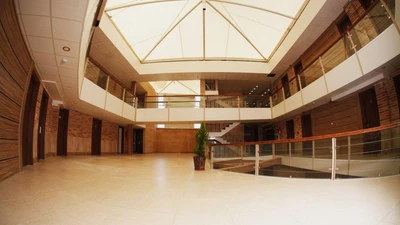 Nasir Al Molk Hotel