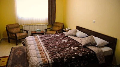 Esteghbal Hotel