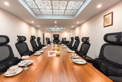 Parsian Evin Hotel