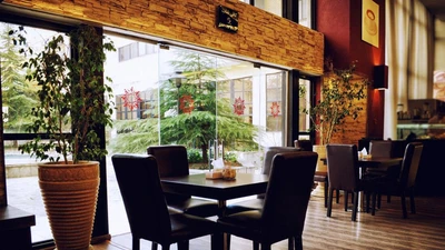 Pardisan Hotel
