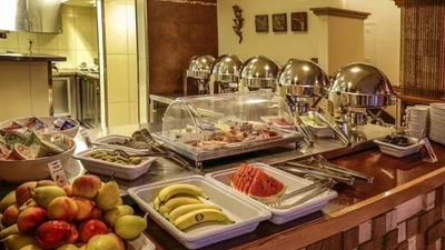 Eskan Forsat Hotel
