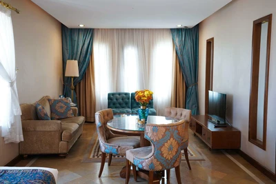Parsian Safaiyeh Hotel