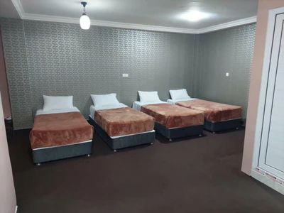 Qeshm Kavan Hotel