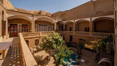 Noghli Traditional Hotel
