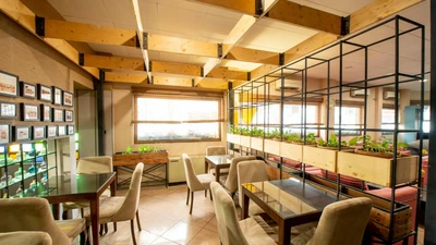 Roodaki Hotel