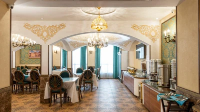 Khajoo Hotel