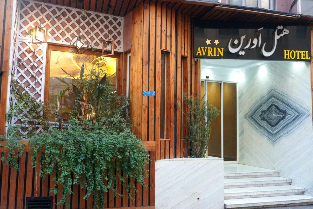 Avrin Hotel