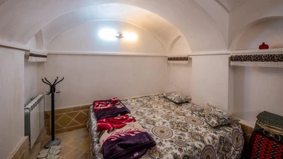 Sayeh Saray hostel