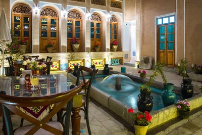 Hotel Tavousiyeh