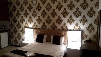 Aseman Shahr Hotel