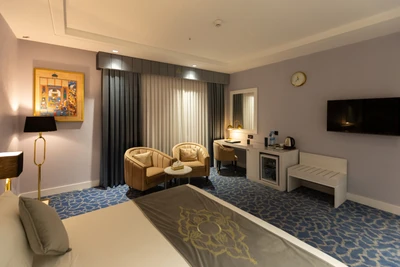 Chaharbagh Hotel