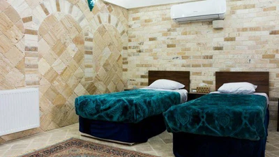 Firoozeh Traditional Hotel