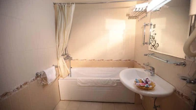 Parsia Grand Hotel
