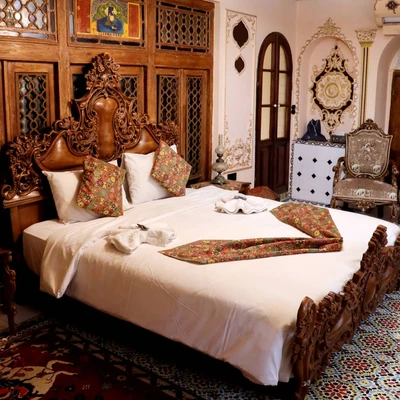 Darvash Traditional Hotel