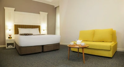 Javar Al-Molk Hotel