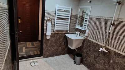 Naderi hotel