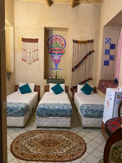 Mahmonir Traditional Hotel