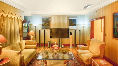 Parsian Esteghlal Hotel