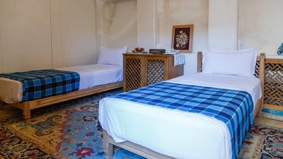Mahinestan Raheb Hotel