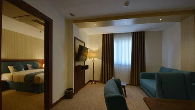 Shirazis Hotel