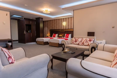 Gostaresh Hotel