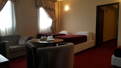 Parsia Grand Hotel