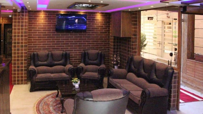 Jaam Firouzeh Hotel