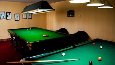 Pardisan Hotel