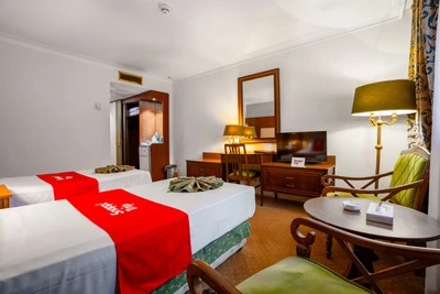 Laleh Hotel