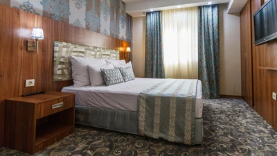 Shiraz Parsian Hotel