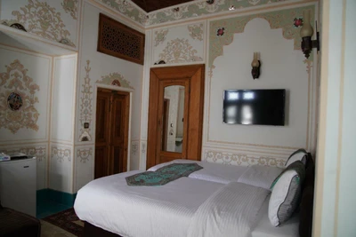Sheikh Lotfollah Hotel