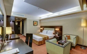 Parsian Evin Hotel