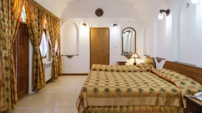 Mozaffar Traditional Hotel